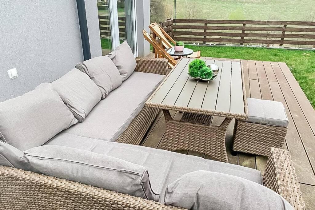 Gaestetraum Mit Wunderschoenem Ausblick Und Garten Muhldorf Bei Feldbach Exterior foto