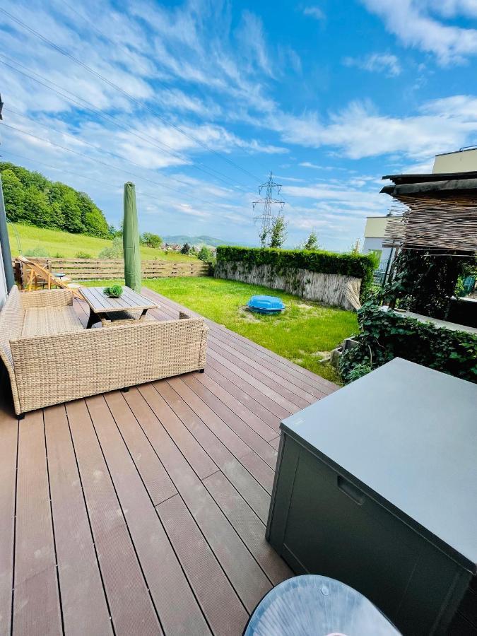 Gaestetraum Mit Wunderschoenem Ausblick Und Garten Muhldorf Bei Feldbach Exterior foto